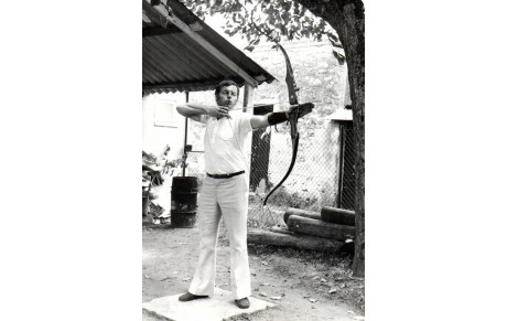 A NOTRE AMI CHEVALIER 